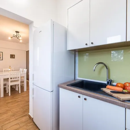 Alen * マカルスカ