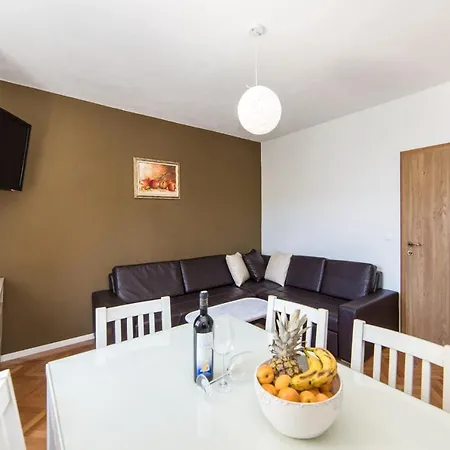 Alen Apartment
