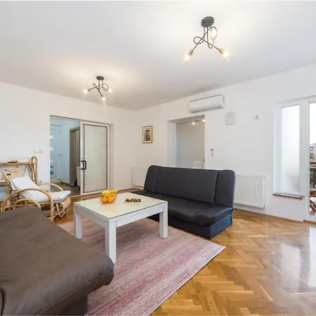 Alen Apartment *