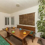 Alen Apartment *